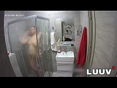 Play MP4 - LUUV&period; A brunette showers&comma; used to amateur cameras&comma; showing her natural body