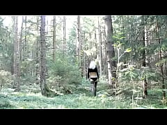 Play MP4 - Teen Cossdresser in the forest