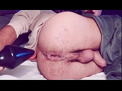 Play MP4 - Gros plug ouvre mon cul