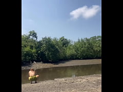 Play MP4 - Pescando no mangue de sainha mostrando a rachada