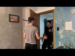 Play MP4 - Contratei um personal pra treinar meu amigo e eu mas ele queria mesmo era fuder&period; - Free