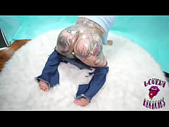 Play MP4 - OF is free till sunrise if I hit 60k by midnight EST bb &quest;  Sinematic o