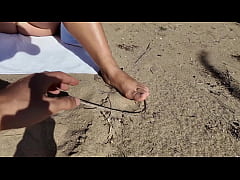 Play MP4 - Stranger on a Nudist Beach