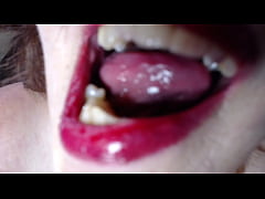 Play MP4 - 878 Giantess type fantasy putting a tiny guy in my mouth