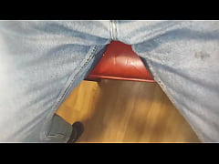 Play MP4 - Wetting pants