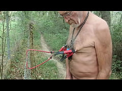 Play MP4 - poids aux couilles et  pinces aux tetons dans les barbel&eacute;s