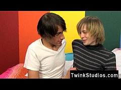 Play MP4 - Hot gay scene The super-cute tattooed and pierced guy Miles Pride is