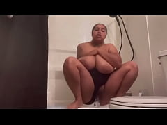 Play MP4 - Big tits bouncing