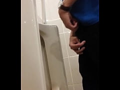 Play MP4 - Spy pissing