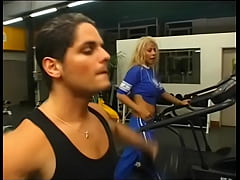 Play MP4 - Sexo en el gimnasio