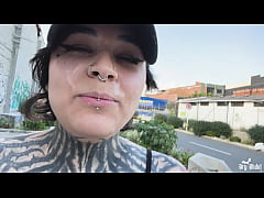 Play MP4 - Puta pierde en reto&comma; la follo y hace una cumwalk en la calle