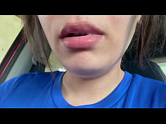 Play MP4 - AWESOME SPITTING MOUTH LATINA