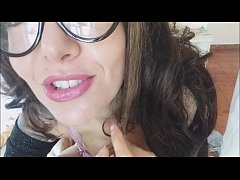 Play MP4 - my step aunt knows&colon; her feet are irresistible