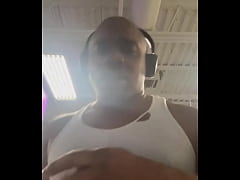 Play MP4 - Who up with me&quest;