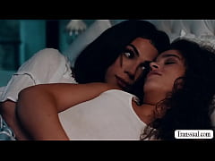 Play MP4 - TS stepmom licks and fucks her stepdaughter