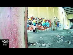 Play MP4 - Cuando una pared de la calle sirve para follar bien duro