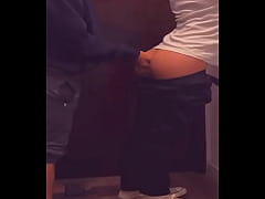 Play MP4 - El repartidor de pizza me folla sin compacion