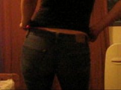 Play MP4 - colombianita dancing in front the webcam in jeans and showing her ass in thong