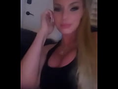 Play MP4 - Netflix & Chill with me&quest;