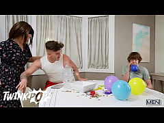 Play MP4 - TWINKPOP - Spikey Dee Falls Of A Ladder&excl; Lucky For Him Trevor Brooks Catches Him By His Cock&comma; Then Sucks It