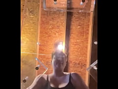 Play MP4 - Clear chair show anyone&excl;&quest; Watch from under me&period;