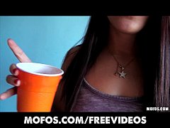 Play MP4 - Group of sorority sluts start an orgy at a house party