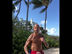 Play MP4 - MAXXX LOADZ THE BEACHBODY PORNSTAR FLEXING AT THE BEACH