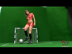 Play MP4 - Cumming hard for her team&excl;