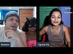 Play MP4 - TIGRESAVIP REVELA QUE &Eacute; IRM&Atilde; MAIS NOVA DA FILHA DO SEU MARIDO EM ENTREVISTA PICANTE