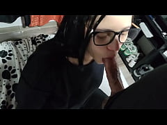 Play MP4 - Carrying an order I meet this strange and pretty girl