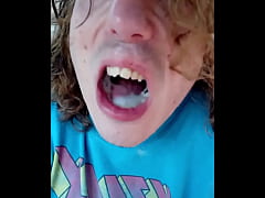 Play MP4 - sucking off my 20yo buddy again in his car