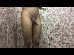 Play MP4 - fiquei de pau duro no banho punheta guiada