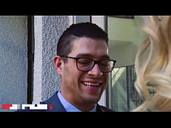 Play MP4 - Rubia culona aperturada analmente