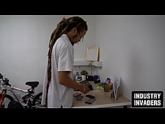 Play MP4 - Phone Repairs and Desires - Brunette Beauty Alli Bella Fucked in CELLPHONE STORE &excl;