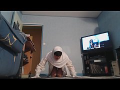 Play MP4 - musulmane voil&eacute;e a gros seins