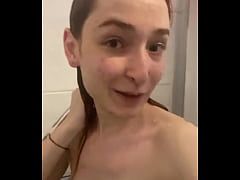 Play MP4 - In the shower 02