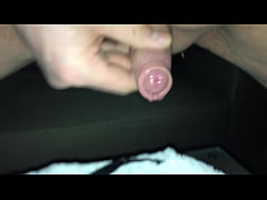 Play MP4 - Cumshot2&period;MOV