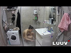 Play MP4 - LUUV&period; Beautiful Alice&comma; used to reality show cameras&comma; enjoys demonstrating her intimate shaving routine in the shower