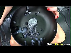 Play MP4 - Bukkaked ho sucks up cum