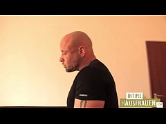 Play MP4 - The horny MILF