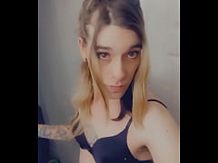 Play MP4 - Gorgeous Tranny Likes To Get Dicks Hard