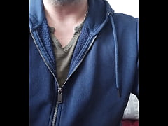 Play MP4 - Je me pr&eacute;sente pour ceux qui ne me connaissent pas&period;&period;&period; Je suis le cocu