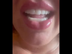 Play MP4 - What you doing with this mouth