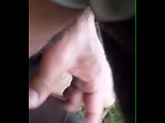 Play MP4 - Masturbaci&oacute;n en el campo