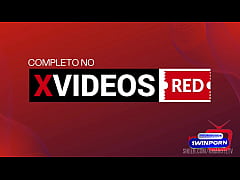 Play MP4 - Chamei a ruivinha inesperiente pra ser a marmita e dividir a piroca do meu namorado comigo