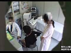 Play MP4 - レディースクリニック検診隠し撮り No&period;1 20歳巨乳女子大生サヤカ　問診編