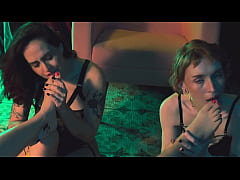 Play MP4 - Now They Just Want To Kiss Feet Covered With Honey