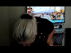 Play MP4 - Naughty auntie came to play video games with me but she cheated and made me lose with a blowjob