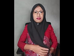 Play MP4 - Black Hijab Shemale Plays Her Cock And Anal Masturbate