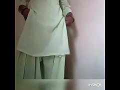 Play MP4 - Horny girl hairy pussy fingering